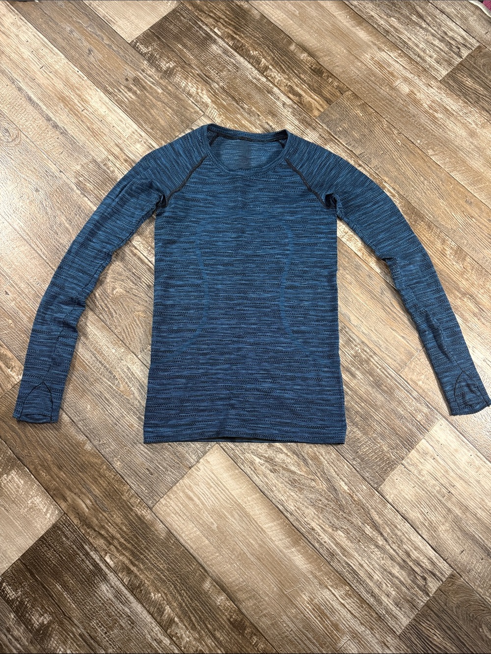 lululemon athletica Women's Long-Sleeve Performance Top in Heathered Blue